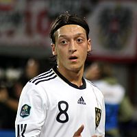 Mesut Özil, Stig Björne Sport